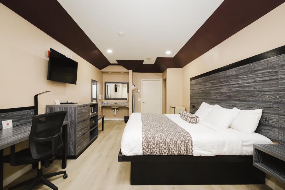 King Room - Smoking interior